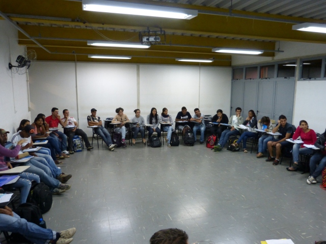 No primeiro dia de retorno os estudantes apresentaram o plano de estudo relativo ao tempo comunidade. Foto: Ana Paula Sant'Ana.